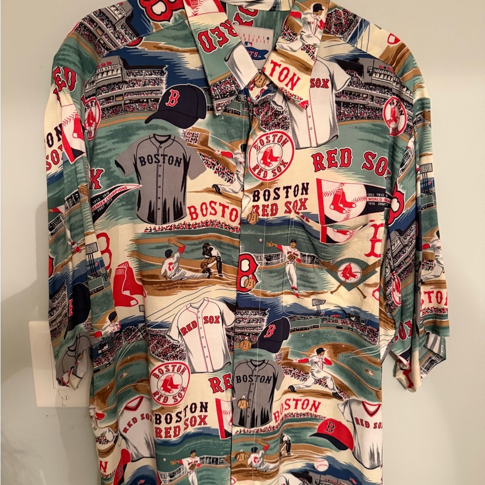 Boston Red Sox Themed Men's Shirt Genuine Merchandise XL Fathers Day?